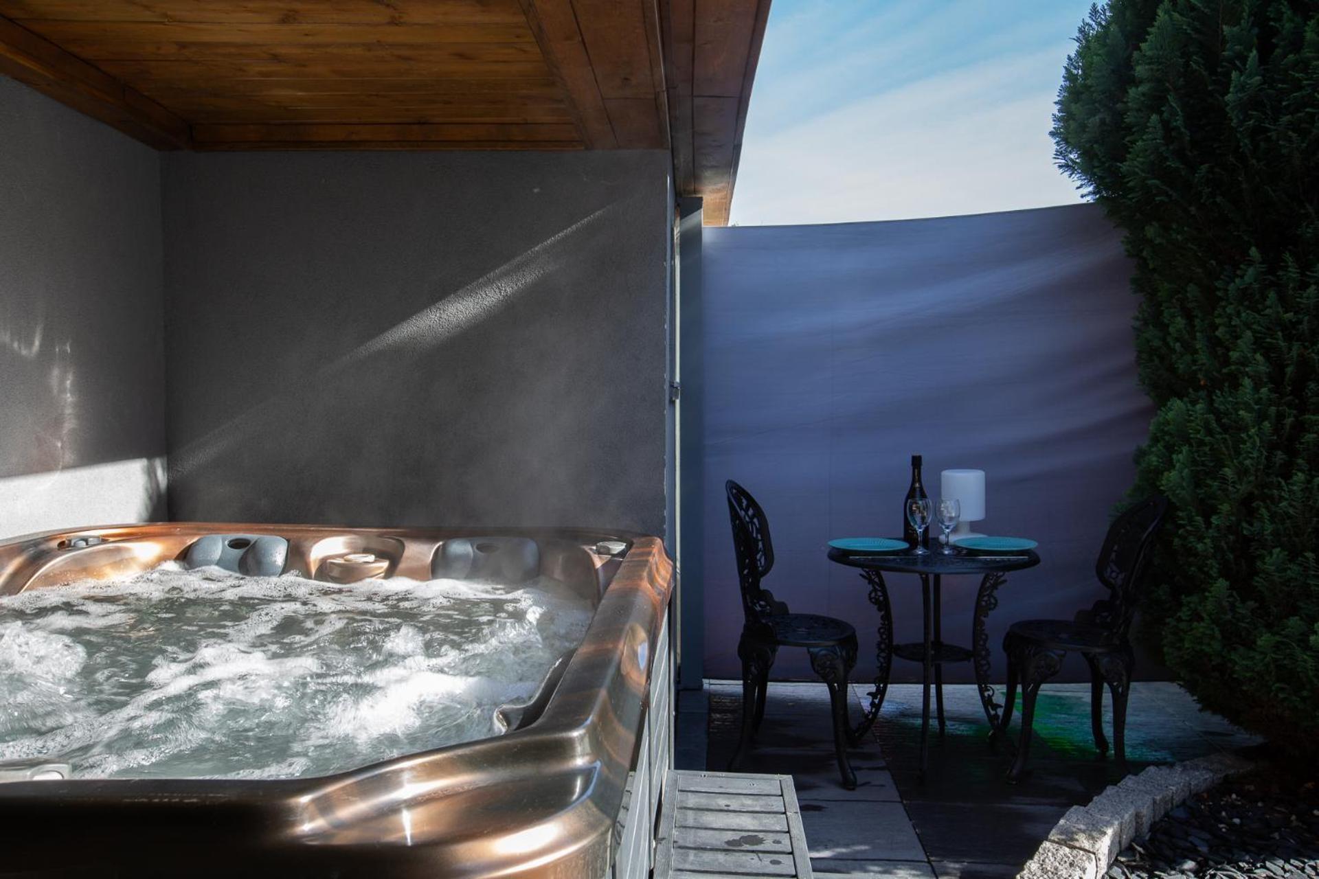 Gites Spa Strasbourg - Studio Romantique, Jacuzzi, Sauna, Terrasse Privee Furdenheim Luaran gambar