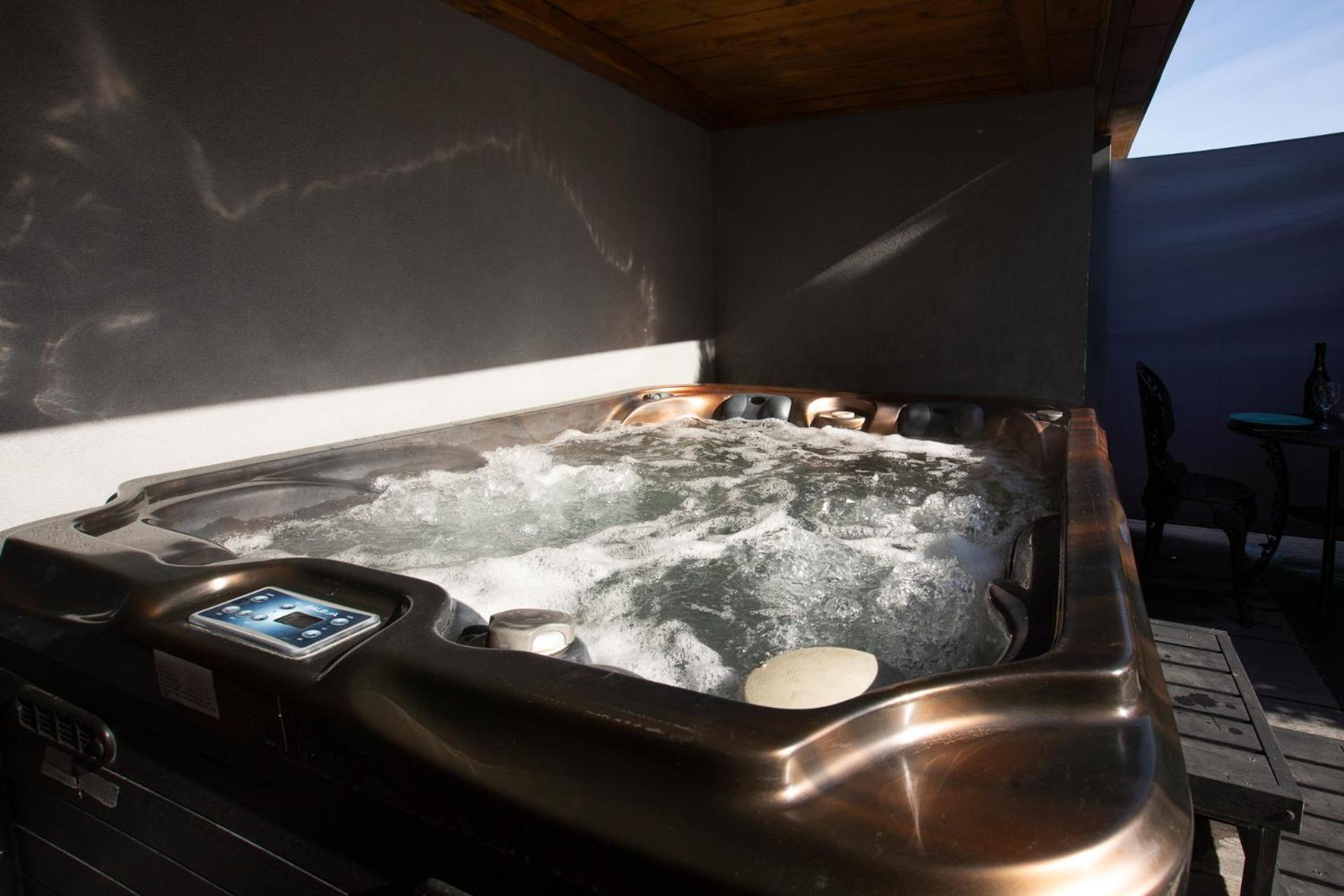 Gites Spa Strasbourg - Studio Romantique, Jacuzzi, Sauna, Terrasse Privee Furdenheim Luaran gambar
