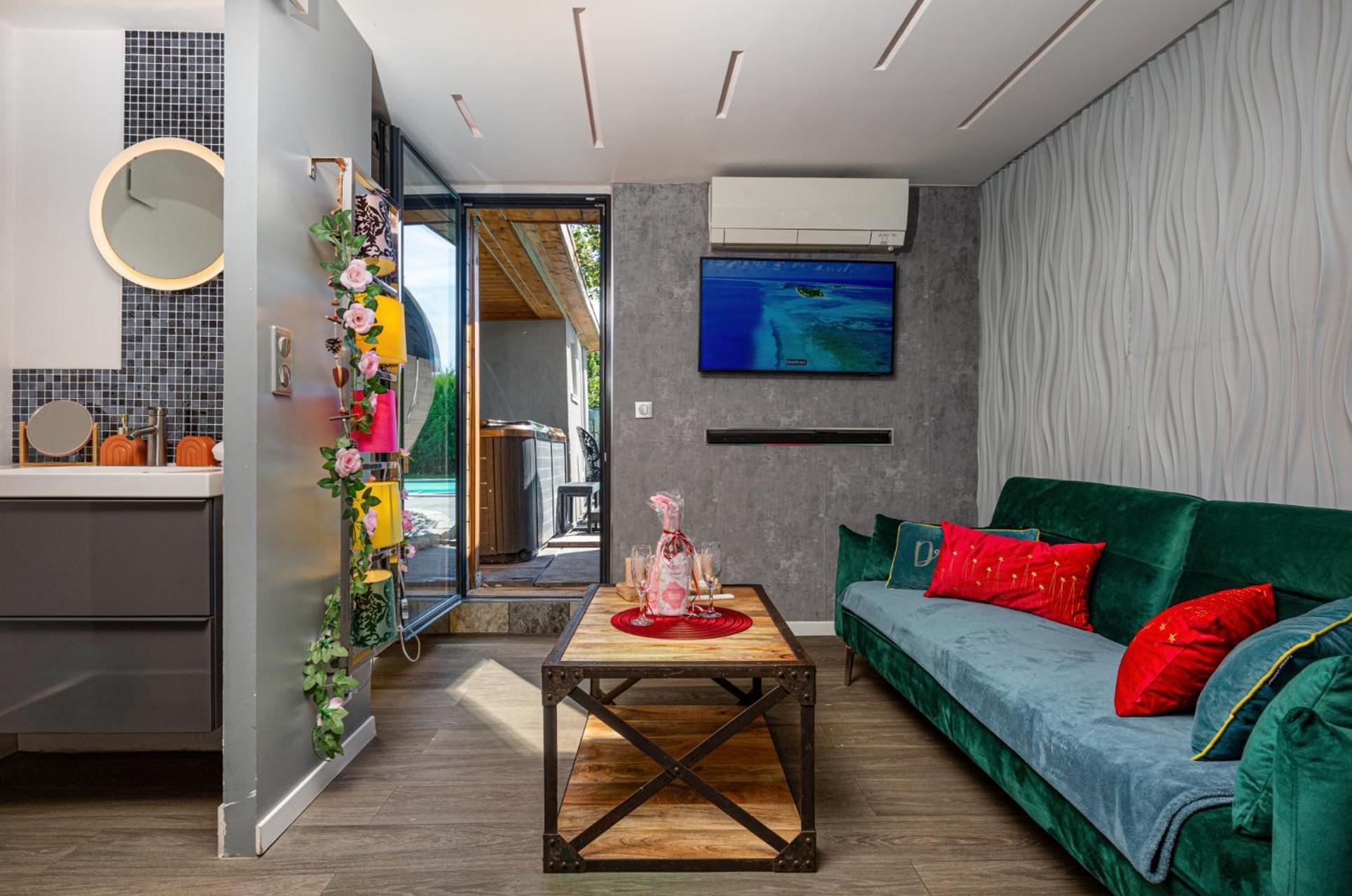 Gites Spa Strasbourg - Studio Romantique, Jacuzzi, Sauna, Terrasse Privee Furdenheim Luaran gambar